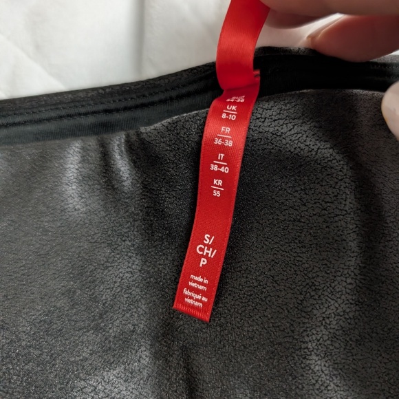 SPANX Faux Leather Leggings - Picture 3 of 4